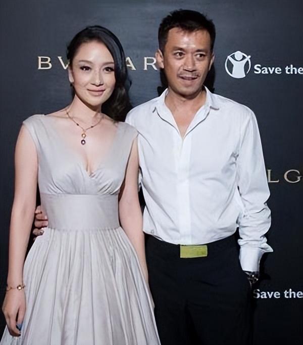 王学兵和孙宁离婚10年：一个3婚娶娇妻，一个未婚没孩子