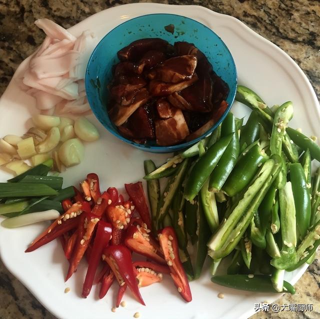 猪肉怎样炒又鲜又嫩又好吃，怎样炒猪肉才能又嫩又好吃呢（掌握3个技巧）