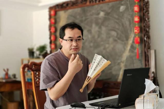 我国著名的书法家有哪些，我国有哪些著名的书法家（十位中国书法家协会会员的书法）