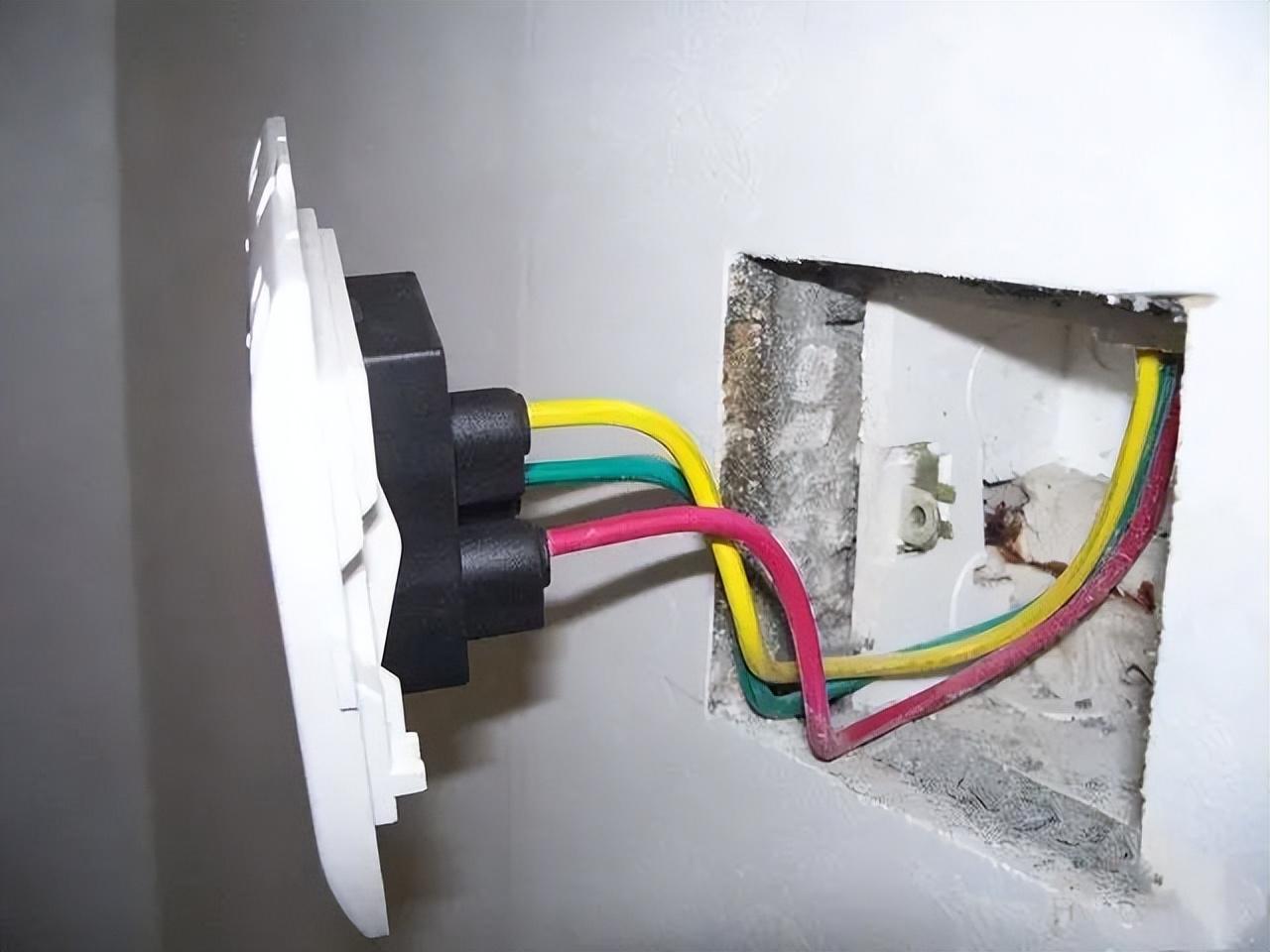 家电维修保护插座拆装 插座损坏以后怎么更换这三步要清楚