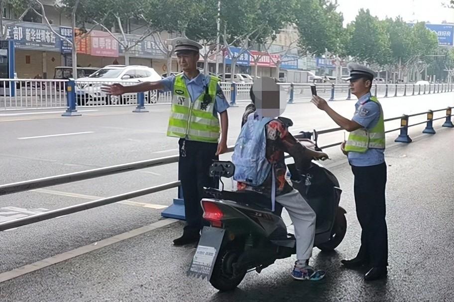 电动车不上牌会怎么样(央视怒批电动车新国标)