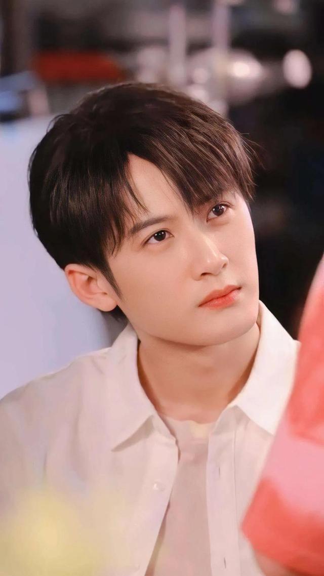 沈翊.卡通可爱起床头像微信，沈翊.卡通可爱起床头像（宝藏男孩檀健次，你该火了）