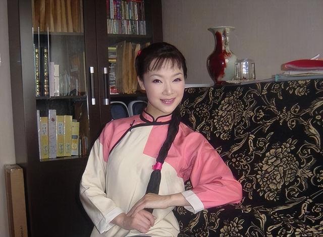 不仅名气大，军衔也高到吓人！这12个明星，个个一身正气堪称清流