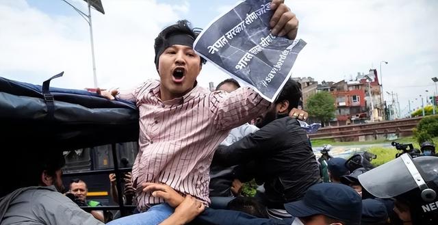 尼泊尔人口多少，尼泊尔的人口是多少（与中国相邻的尼泊尔）