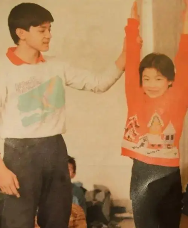 伏明霞的无性婚姻，伏明霞什么时候离的婚（伏明霞24岁嫁50岁富商）