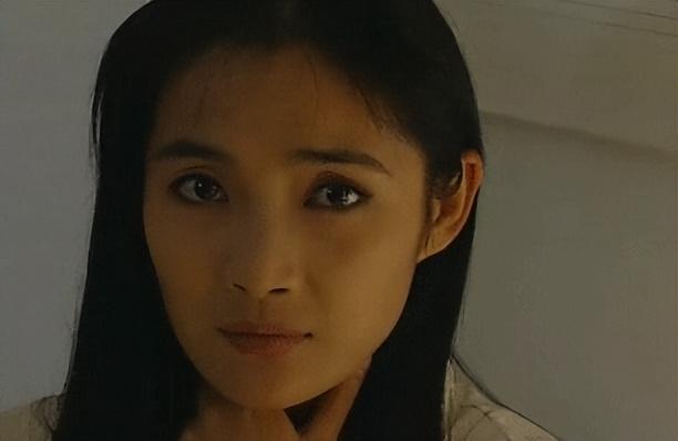 著名演员李婷，去世10年后，前夫带女儿再婚，弟弟的做法让人心寒
