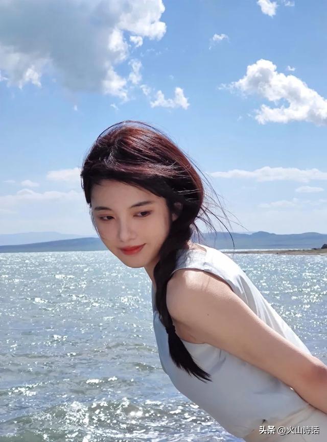 学院风裙子这么搭配秒变校园女神，学院风格裙子（还记得你的初恋吗）