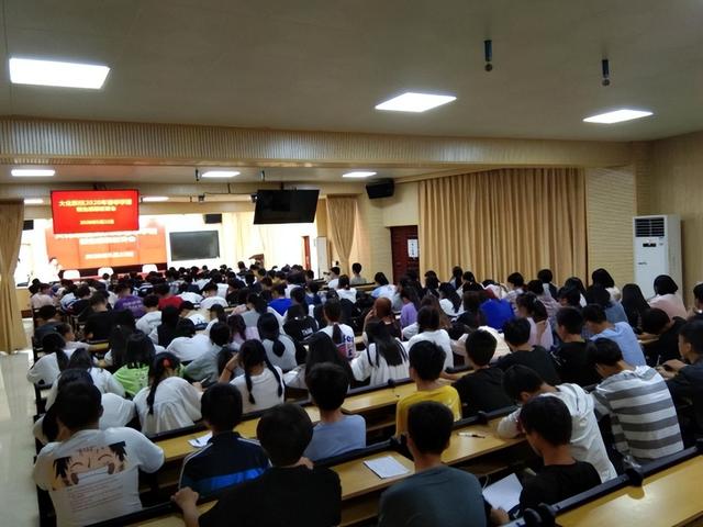 学生会各个部门的职能 大学学生会各部门介绍，学生会各个部门的职能（资深老师带你解读学生会各部门的职责）