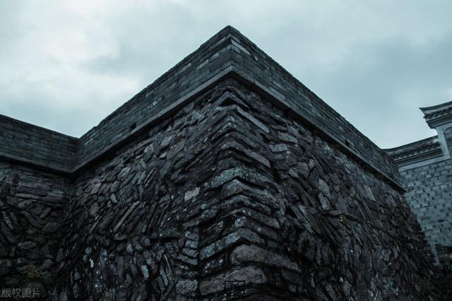 大学生必读书籍十大排行榜，带你从多个角度看待整个世界