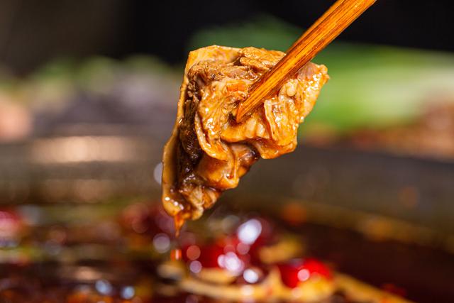 夏季吃火锅要注意什么，夏季吃火锅上火吗（夏天注定和火锅无缘）
