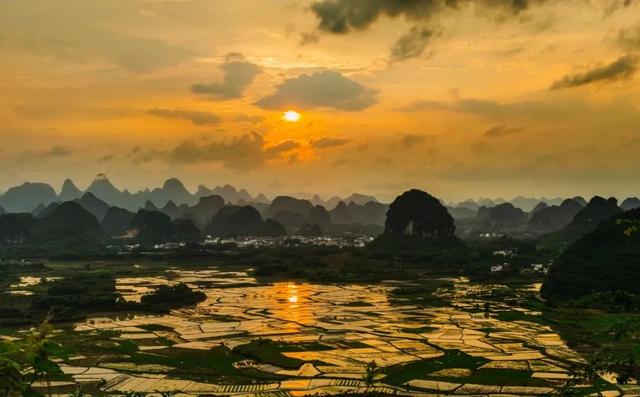 田园生活的唯美句子，赞美向往田园生活唯美句子（10首唯美山水田园诗）