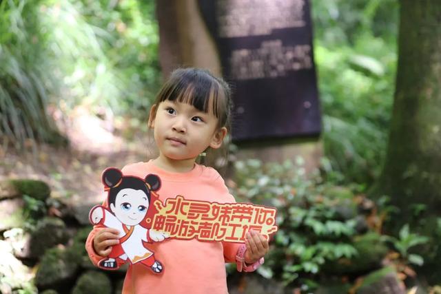 成都市青城山都江堰旅游景区，这个五一青城山-都江堰景区超火爆