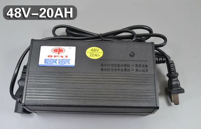 充电器充不进去电，手机充电接口充不进去电是怎么回事（遇到电动车充不进电）