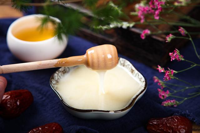 怎样选择正宗的蜂蜜，最全的蜂蜜辨别真假的方法