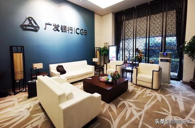 visa信用卡，什么是visa信用卡（那张“史上最靓”的Visa无限卡来了）