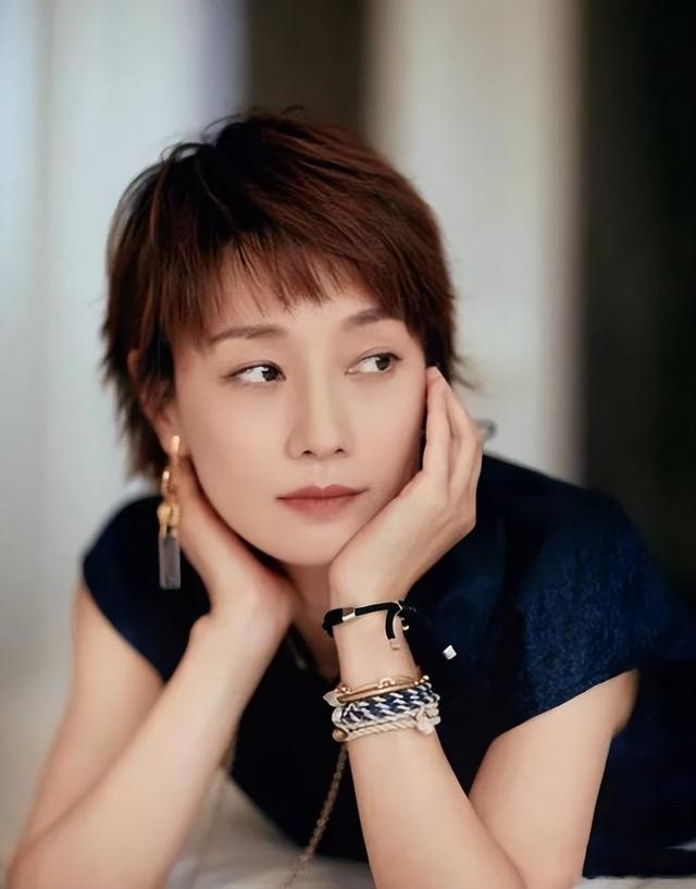 孙俪的各种短发发型，留短发很美的6位女星