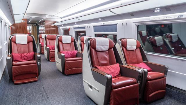 火车上有充电的地方吗，火车软卧有充电的地方吗（非必要不在火车上充电）