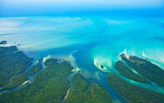 世界十大海岛度假胜地，世界知名海岛度假圣地（全世界最美的100座海岛）