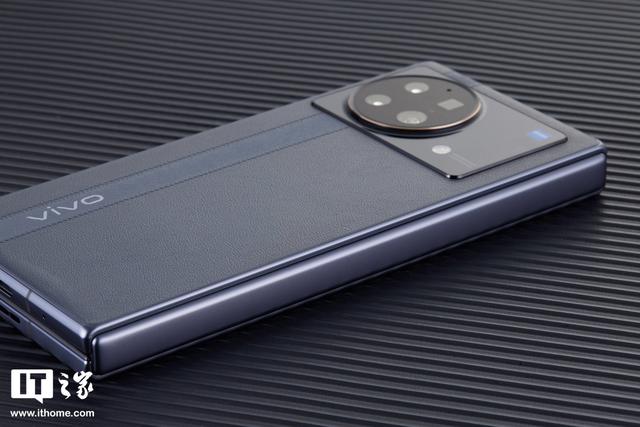 vivo定位登录，vivo云服务登录官网定位（折叠屏深度评测：来得晚）