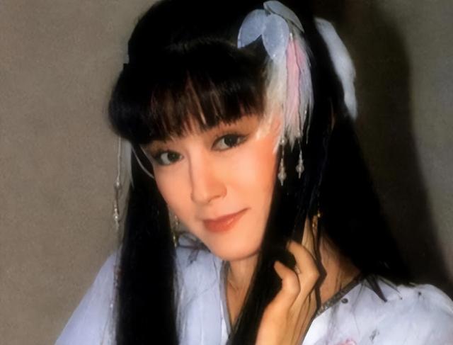 演不了别尬演！8版小龙女“飞天出场”，谁仙气十足，谁辣眼睛