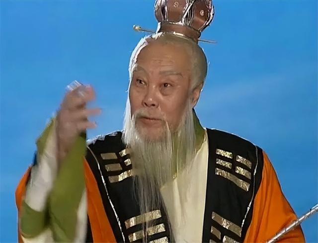 大闹天宫的主要内容，大闹天宫主要内容概括（你看降生他的那块石头上刻了啥）