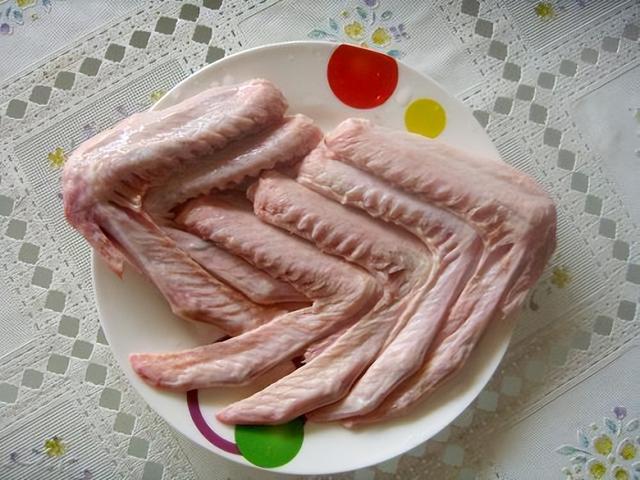 鸭盹是哪个部位，鸭肫是鸭的哪个部位（食材百科-鸭肉）