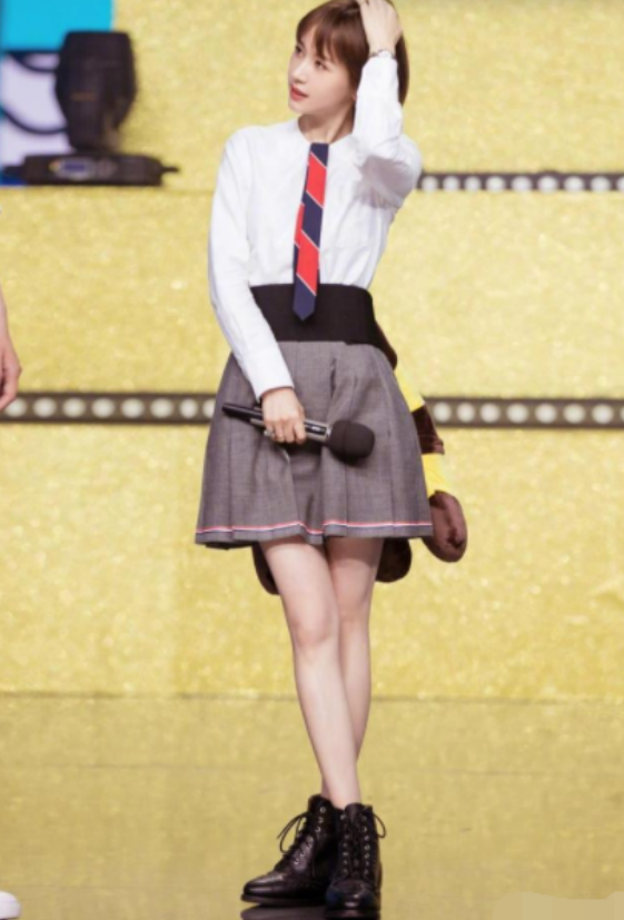 冯提莫个人资料，冯提莫个人资料身高（9位“矮个子”女星）