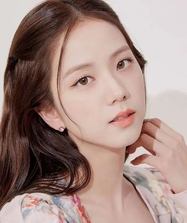 韩国最美十位女星，2023年韩国最美的10大女星