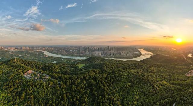 广西有哪些景点值得去，广西有哪些景点值得去看（快把广西这些游玩不累、老少皆宜的山湖美景安排上~）