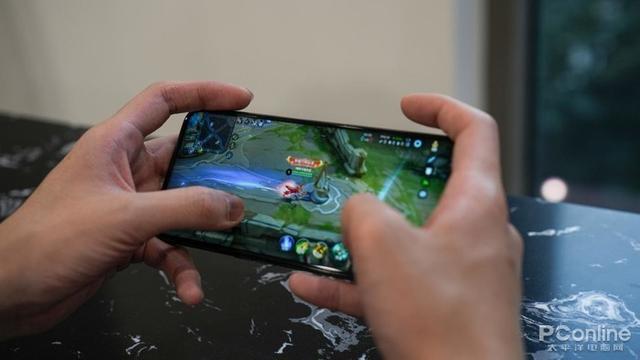 值得入手的一款手机推荐，高性价比手机怎么选