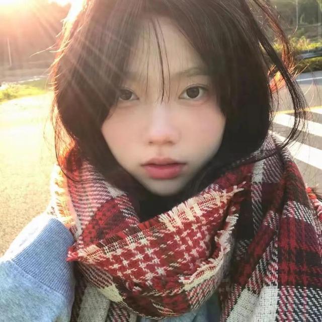 人们把难言的爱都埋入土壤里，微信头像，人们把难言的爱都埋入土壤里（女头‖说出你最爱的那句歌词吧）