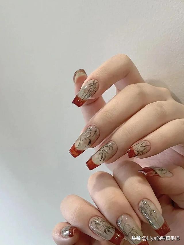 美甲图片夏天显白,显白美甲夏天(显白显嫩的美甲,一眼心动)_犇涌向乾