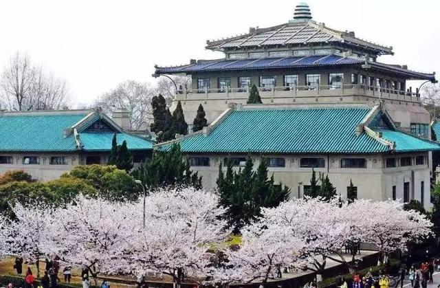 北京大学建校时间，清华和北大哪个建校更早（其中2所是985）