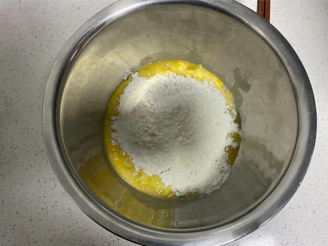 山药饼的家常做法，山药饼做法大全家常（两人晚餐简单山药饼）