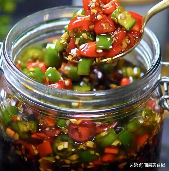 四川熟油辣椒的做法及要点，川味油辣椒巨好吃的做法！