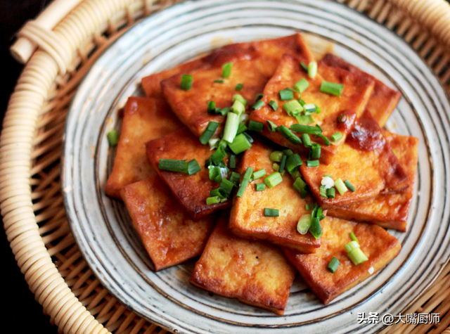 十大强碱性食物排名表，十大强碱性食物排名表 知乎（4种碱性食物要多吃）
