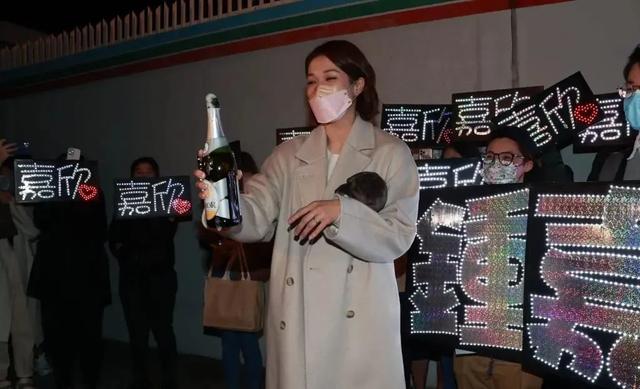 陈自瑶微博怎么了，陈自瑶微博（TVB颁奖后续才精彩）