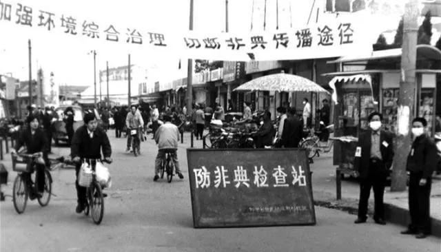 2004年海啸，2004年12月发生了什么海啸（引起海啸席卷15国29万人遇难）