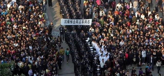 破操场埋尸案，抓糯康，灭冲天大火，有人拿到一等功时，母亲哭了