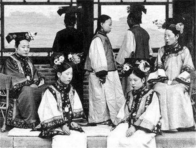 歌手格格老公是谁，那英个人资料简介及家世（大清灭亡后，格格们都嫁给了谁）