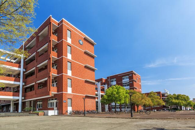 在深圳月薪多少才正常，深圳的女孩太开放了（深圳工作5年）