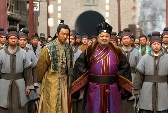 鸭子走路时为什么会摇摇晃晃，鸭子走路为什么会摇摆（走路姿势可决定一个人的命运）