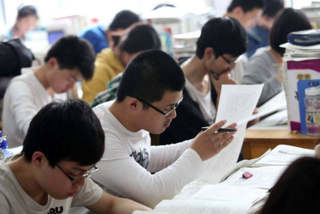 2021年高考降分录取政策，高考有哪些途径可降分录取（2022届考生“喜从天降”）