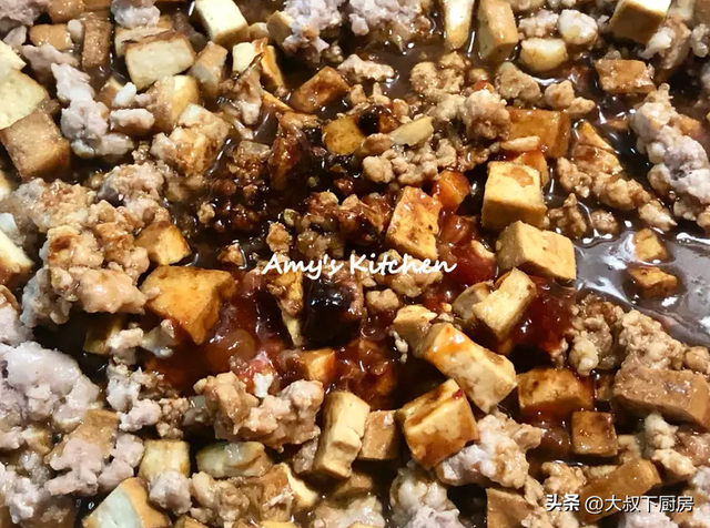 烧子盖怎么做，烧牛子盖的做法大全（大叔炒的炸酱很香）