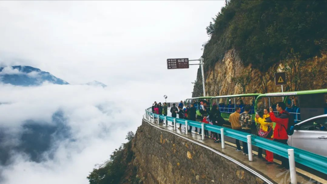 实用型巫山攻略游记，巫山一日游（绝美红叶大片和出游攻略请查收）