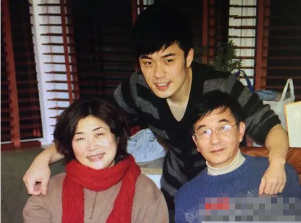 陈赫与张子萱怎么在一起的，再看陈赫和许婧的分离