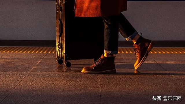 菲菲：表情☞小秃头，微信头像，菲菲：表情☞小秃头（小城买房记：有人终得悠闲安宁）