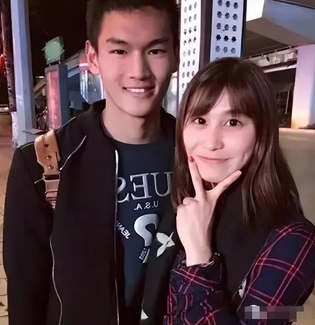 塌房人是什么梗，楼塌了什么梗（徐嘉余疑似劈腿前女友）