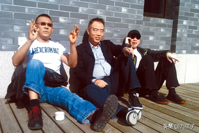 冯小刚为什么叫冯裤子，为啥管冯小刚叫冯裤子（冯小刚还是当初的“冯裤子”）