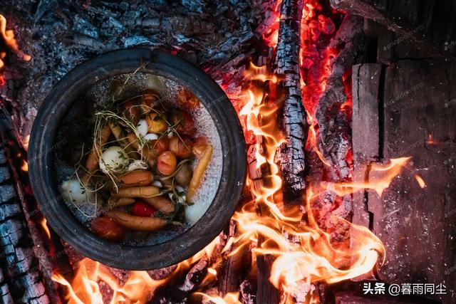 爬山带什么吃的比较好，爬山适合带什么吃的（如何让你的方便面营养均衡、更好吃）